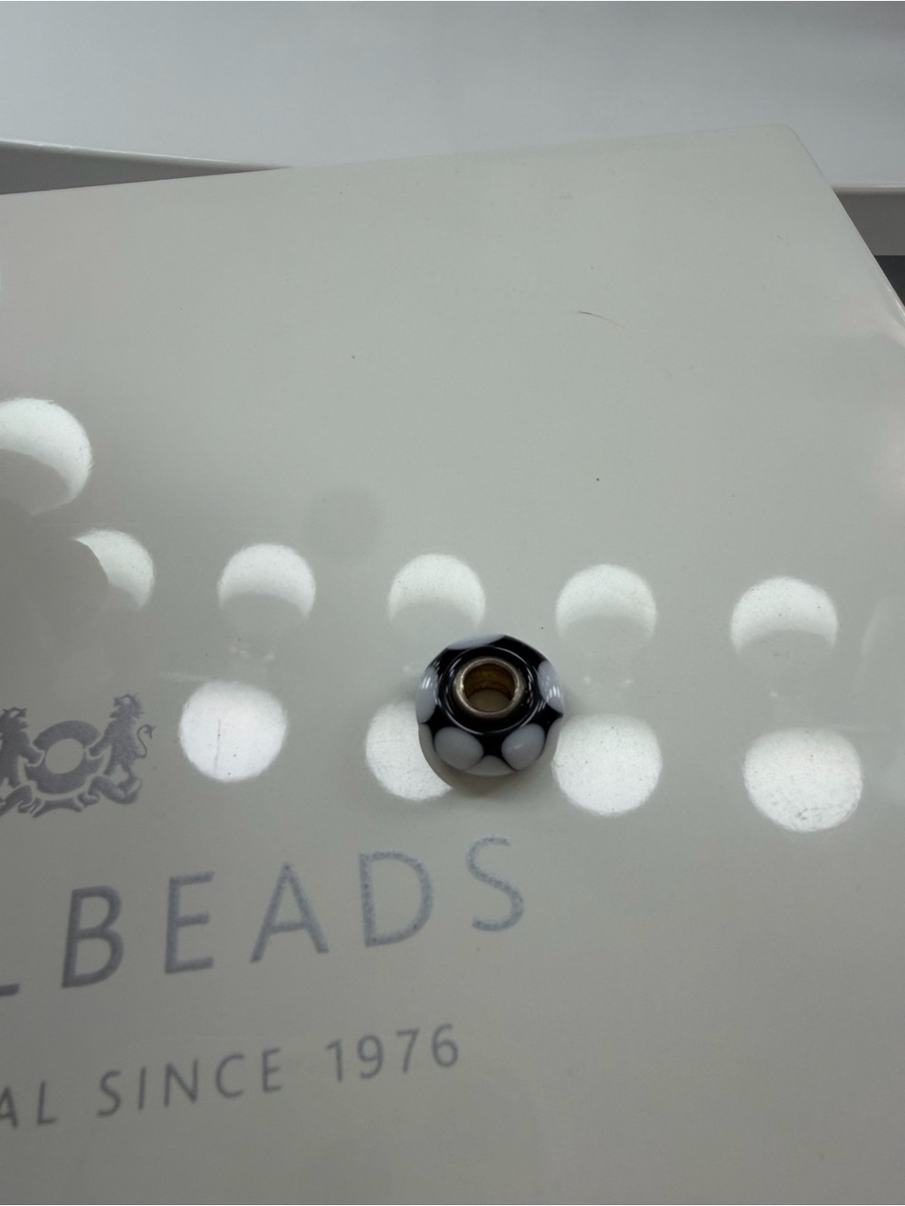 White Flower Trollbead